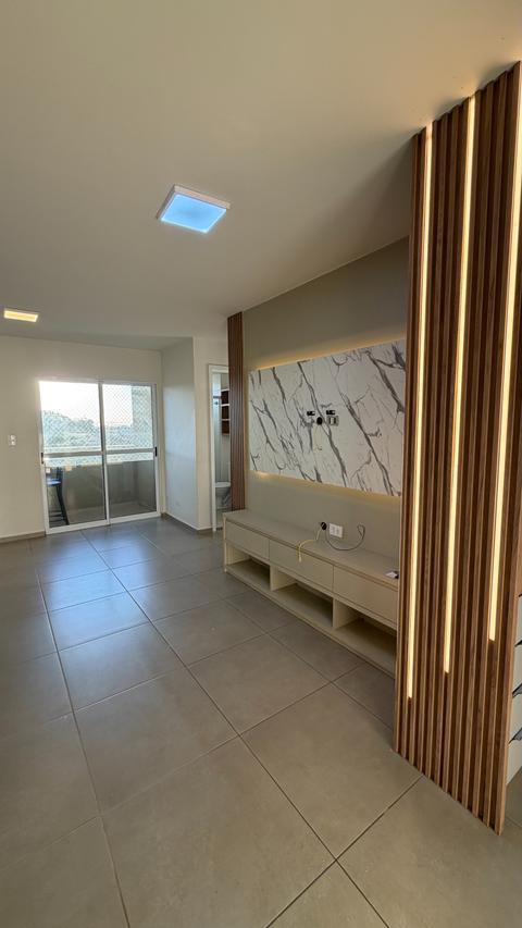 Apartamento para alugar em Maringá, Jardim das Estações, com 2 quartos, com 52 m²